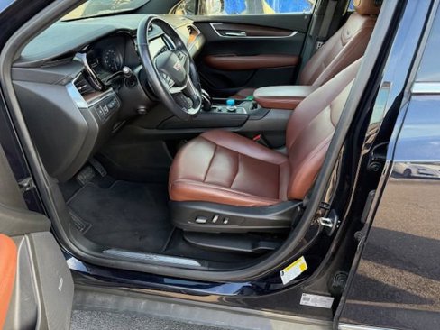 Certified 2021 Cadillac XT5 Premium Luxury image 3