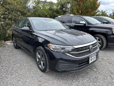 Used 2024 Volkswagen Jetta SE image 3