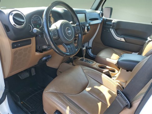 Used 2018 Jeep Wrangler Unlimited Rubicon w/ Connectivity Group image 16