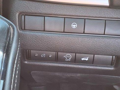 Used 2024 Nissan Rogue SV image 29