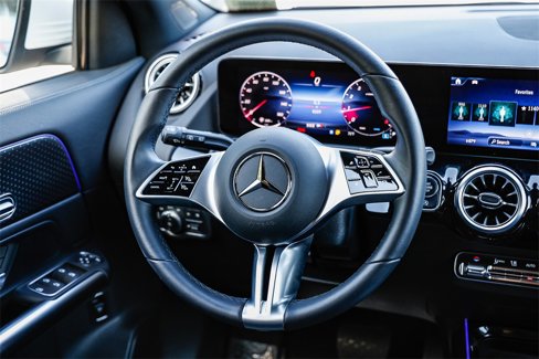 Used 2025 Mercedes-Benz GLA 250 image 13
