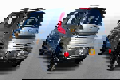Used 2017 Kia Soul image 11