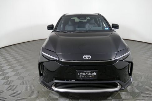 Used 2025 Toyota bZ4X AWD image 8