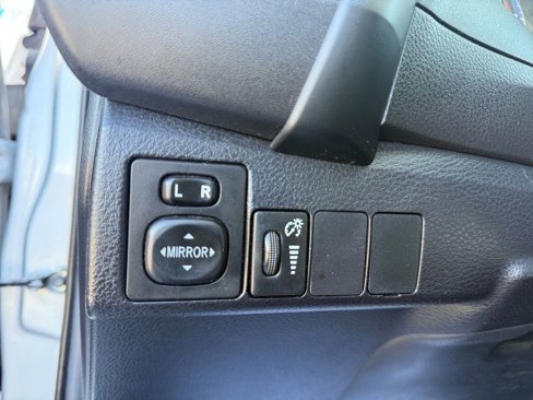 Used 2018 Toyota Corolla L image 21