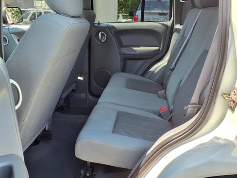 Used 2006 Jeep Liberty Limited image 8