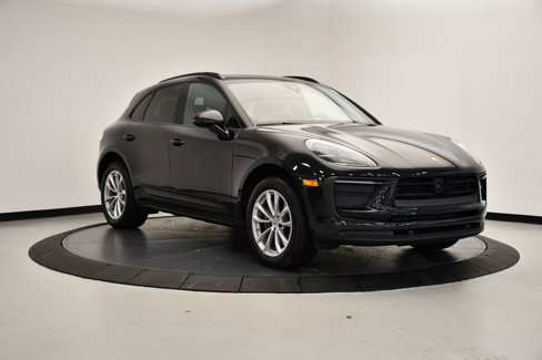 Certified 2025 Porsche Macan Turbo image 9