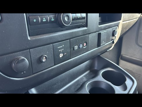 Used 2017 GMC Savana 2500 image 18
