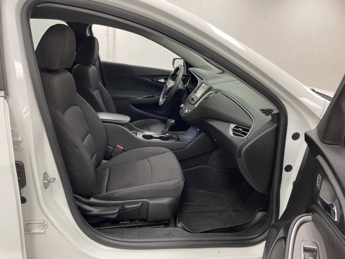 Used 2018 Chevrolet Malibu LS image 9