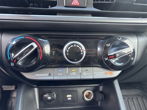 Used 2023 Hyundai Kona SEL image 15
