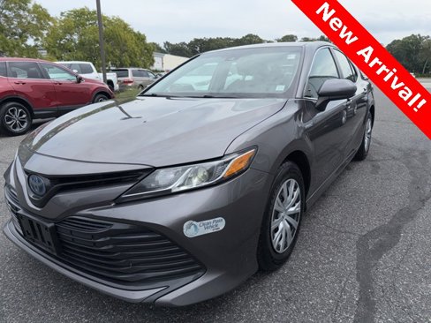 Used 2020 Toyota Camry LE image 4