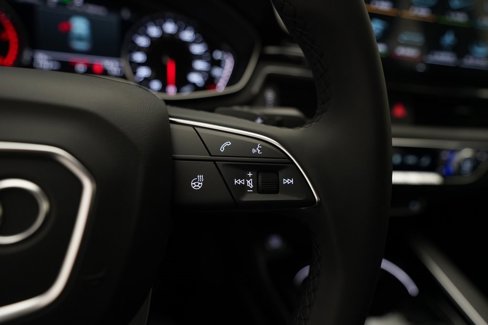 Used 2025 Audi A4 2.0T Premium image 18