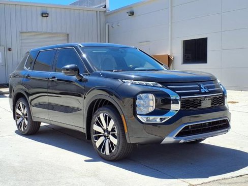 New 2025 Mitsubishi Outlander SE image 5