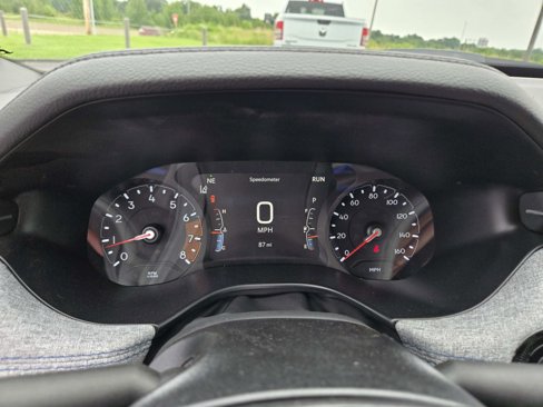 New 2025 Jeep Compass Latitude image 23