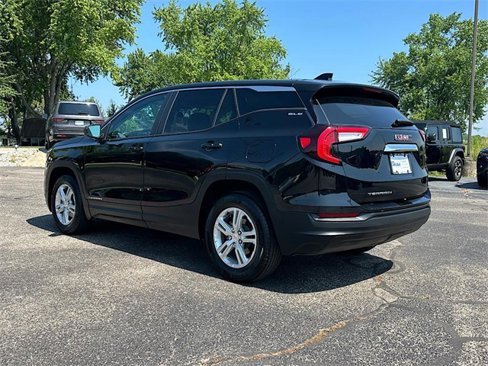 Used 2024 GMC Terrain SLE image 5