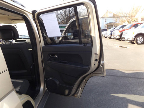 Used 2011 Jeep Liberty Sport image 27