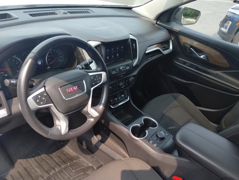 Used 2021 GMC Terrain SLE w/ Driver Convenience Package image 9