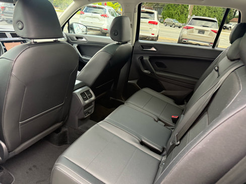 Used 2019 Volkswagen Tiguan SEL w/ 3rd Row Seat Package image 8