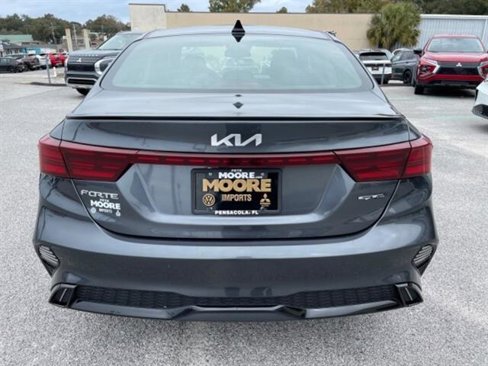 Used 2023 Kia Forte GT-Line w/ GT-Line Premium Package image 5