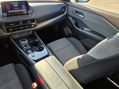 Used 2023 Nissan Rogue SV image 15