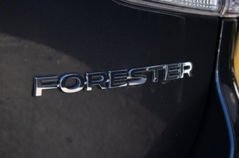 Used 2021 Subaru Forester Premium image 11