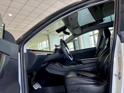 Used 2020 Tesla Model Y Performance image 12