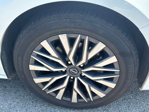 Used 2023 Nissan Altima 2.5 SV image 13