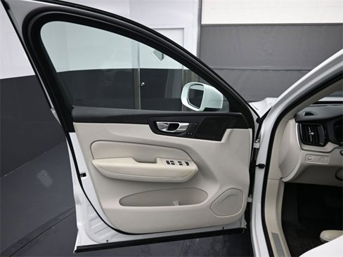 Used 2021 Volvo XC60 T5 Inscription w/ Advanced Package image 7