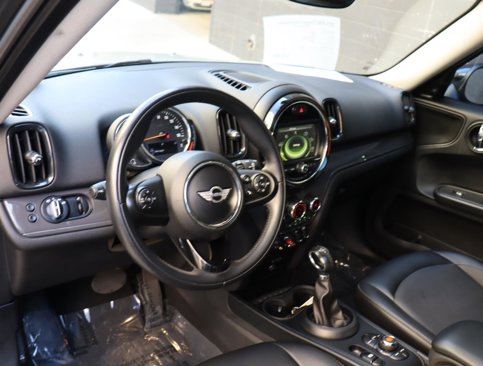 Used 2018 MINI Cooper Countryman w/ Premium Package image 14