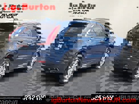 Used 2022 Cadillac XT4 Luxury w/ Cold Weather Package image 6