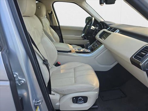 Used 2016 Land Rover Range Rover Sport HSE image 10