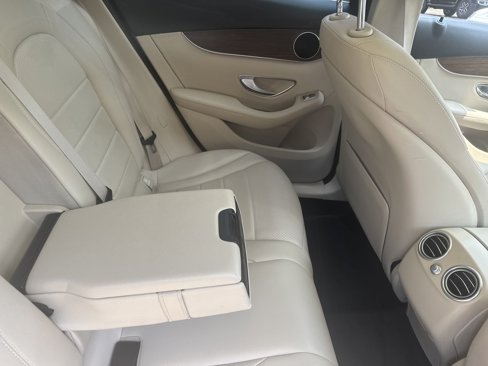 Used 2020 Mercedes-Benz GLC 300 4MATIC image 28