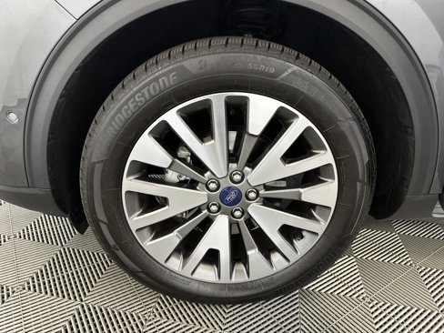 Used 2020 Ford Escape Titanium image 13