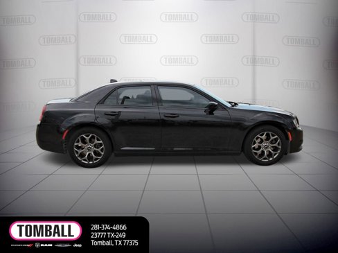 Used 2017 Chrysler 300 S image 9