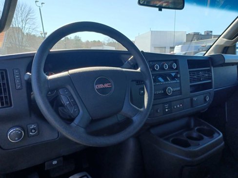 Used 2022 GMC Savana 2500 w/ Driver Convenience Package image 6