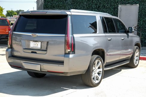 Used 2019 Cadillac Escalade ESV Luxury image 10