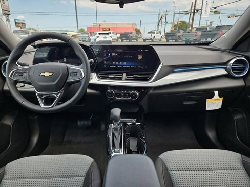 New 2025 Chevrolet Trax LT w/ Driver Confidence Package image 2
