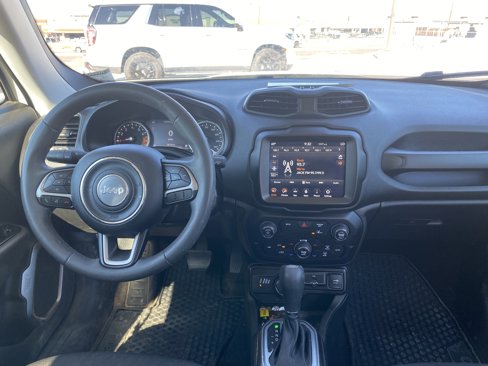 Used 2022 Jeep Renegade Latitude image 2