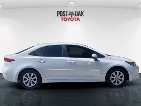 Used 2022 Toyota Corolla LE w/ Carpet Mat Package (TMS) image 8