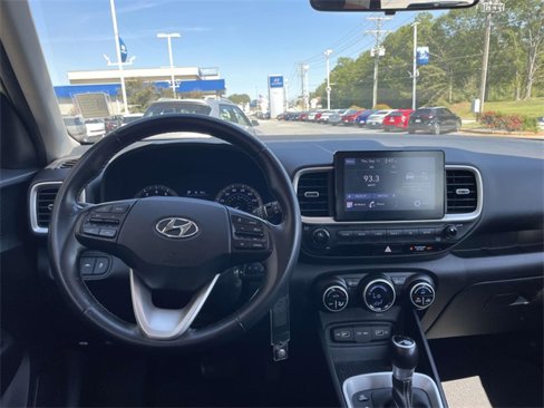 Used 2022 Hyundai Venue SEL image 13
