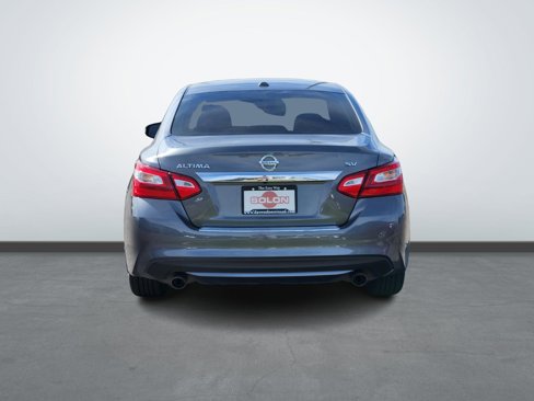 Used 2016 Nissan Altima 2.5 SV w/ Convenience Package image 4