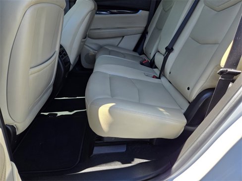 Used 2017 Cadillac XT5 FWD image 12