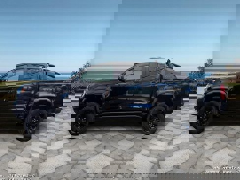 Used 2019 Chevrolet Colorado ZR2 w/ ZR2 Midnight Special Edition image 5