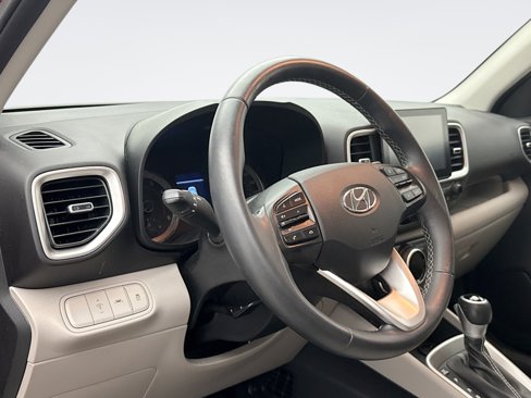 Used 2022 Hyundai Venue SEL image 7