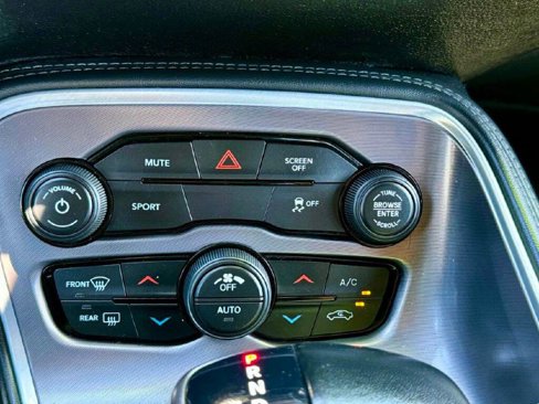 Used 2021 Dodge Challenger SXT image 24