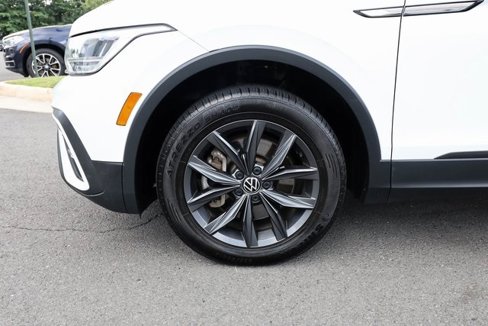 Used 2022 Volkswagen Tiguan SE image 27