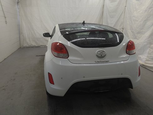 Used 2016 Hyundai Veloster w/ Option Group 03 image 5