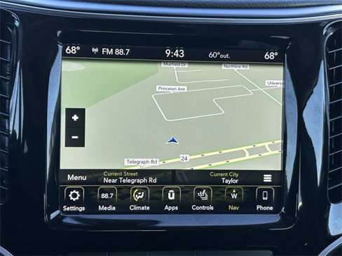 Used 2019 Jeep Cherokee Limited w/ Luxury Group image 14