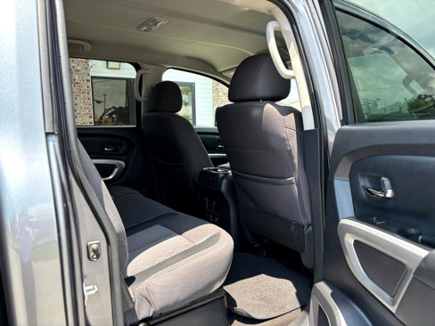 Used 2023 Nissan Titan SV w/ SV Utility Package image 31