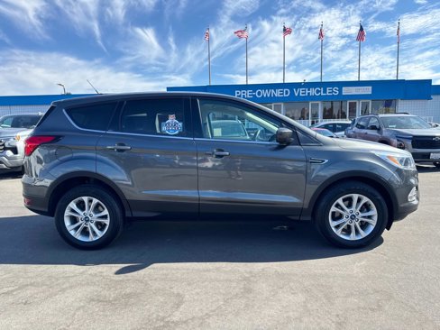 Used 2019 Ford Escape SE image 4