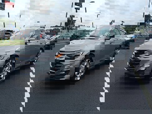 Used 2023 Chevrolet Malibu LT image 3